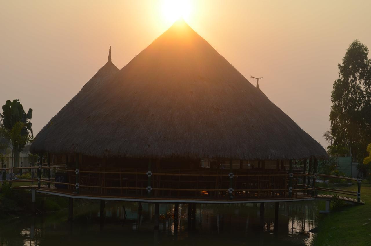 The Orchid Resort & Relax Maha Sarakham Buitenkant foto